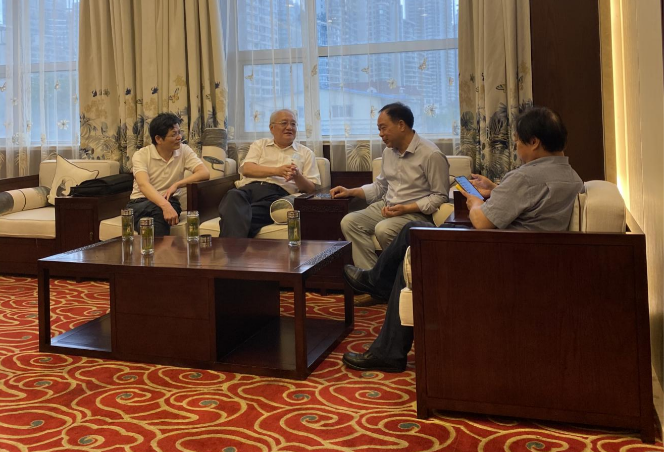 市渔业协会肖德平会长拜访上海海洋大学专家